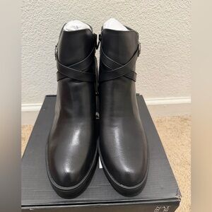 “New” NAturalizer Black Leather Boots size12